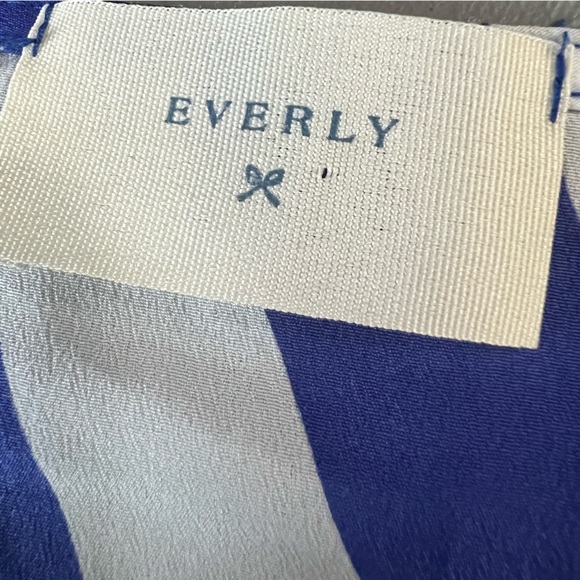 Royal Blue & White Chevron Blouse with button sleeve detail - Picture 5 of 6